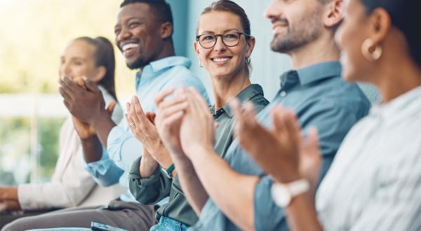 Personen in einem Seminar